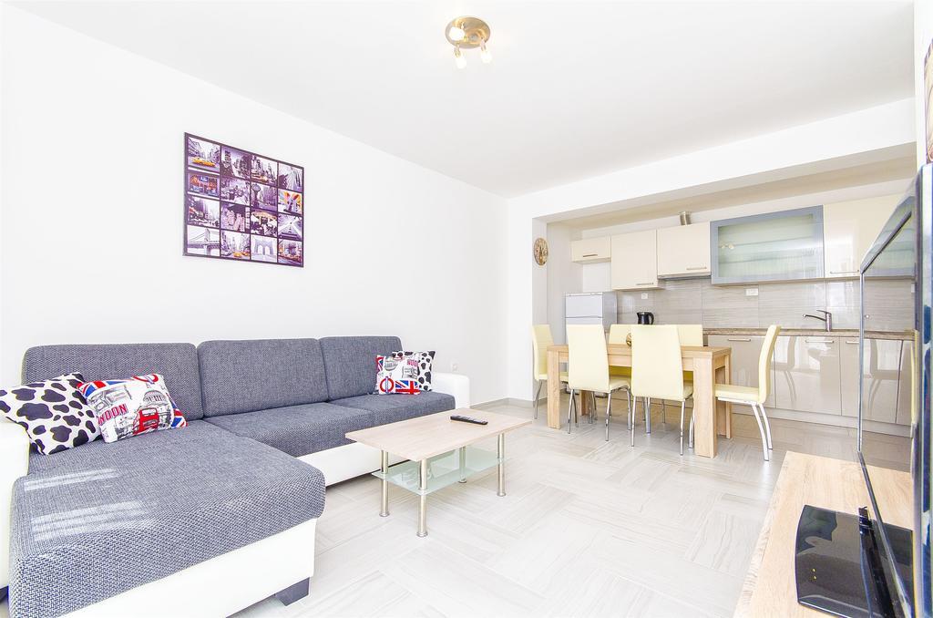 Apartment Darko Podstrana Luaran gambar