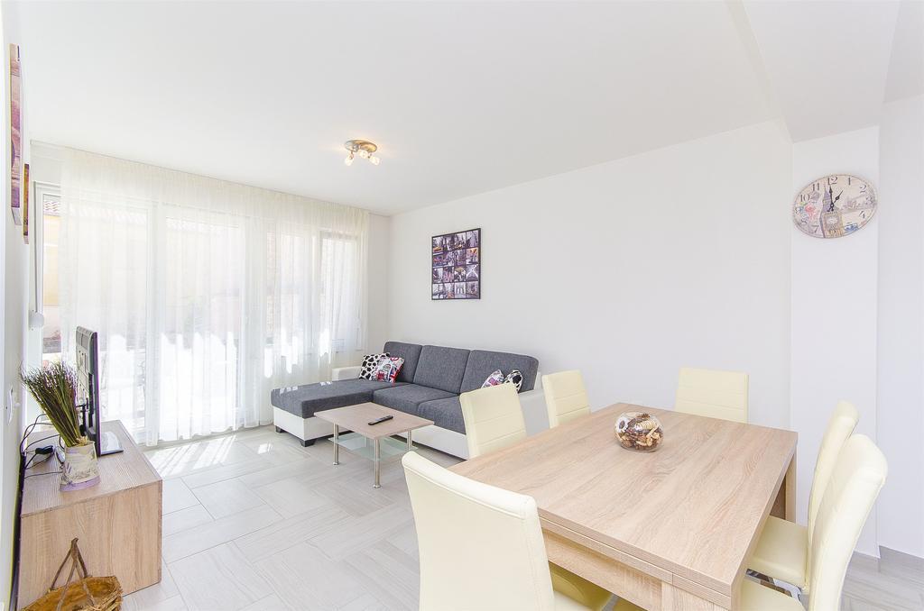 Apartment Darko Podstrana Luaran gambar
