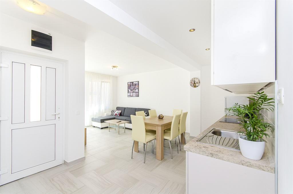 Apartment Darko Podstrana Luaran gambar
