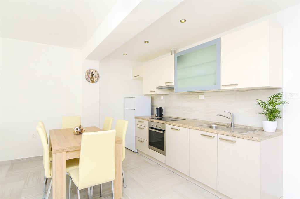 Apartment Darko Podstrana Luaran gambar