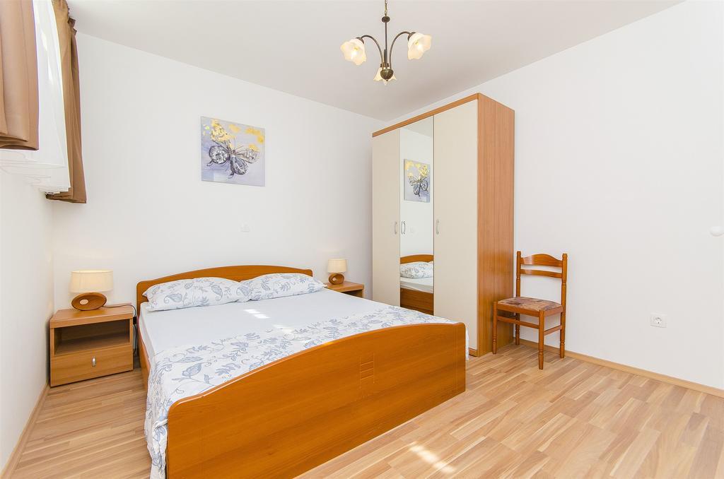 Apartment Darko Podstrana Luaran gambar
