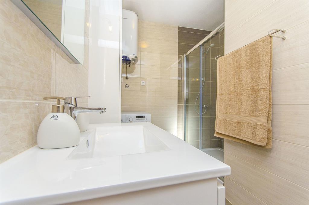 Apartment Darko Podstrana Luaran gambar