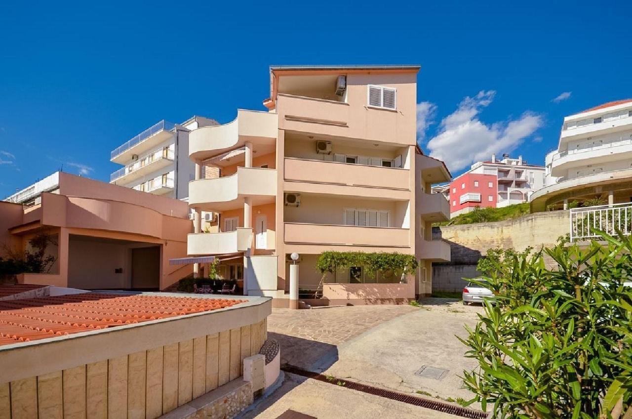 Apartment Darko Podstrana Luaran gambar